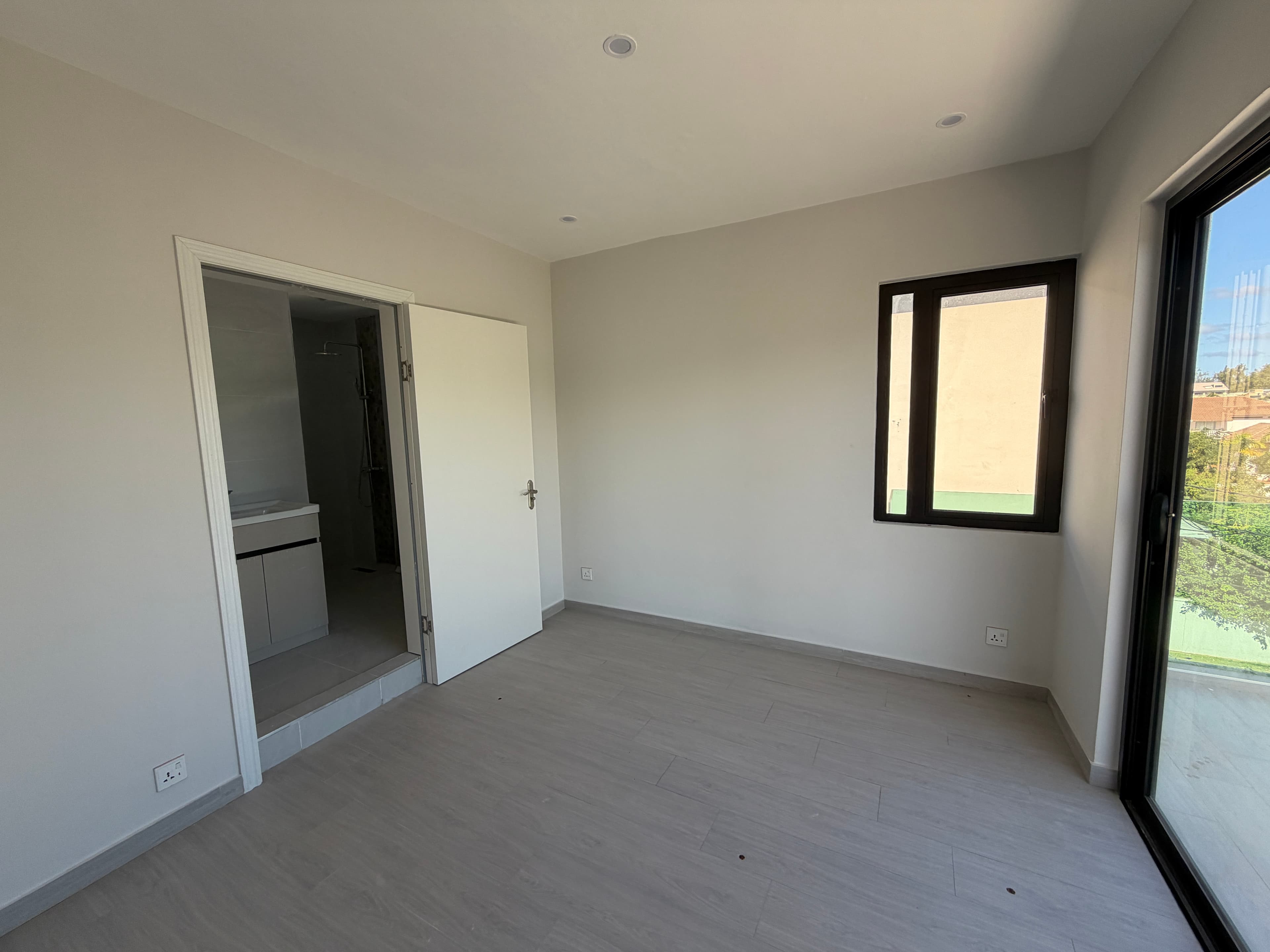 Penthouse - Steps Away From Beach - 4